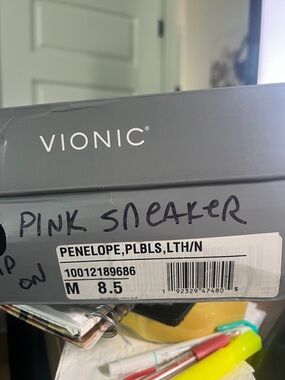 Vionic Penelope Light Pink Leather Sneaker & Box